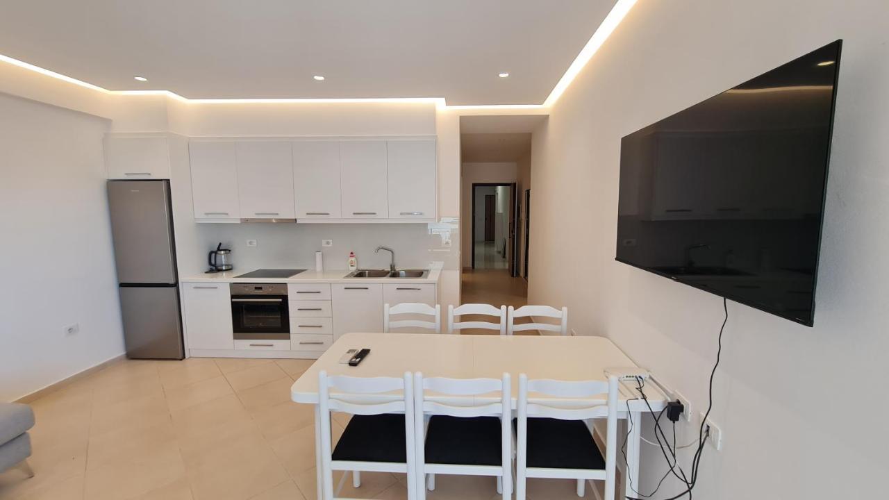 Sea And City View Apartment Sarandë Eksteriør billede
