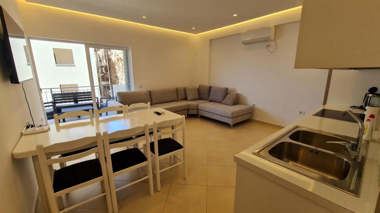 Sea And City View Apartment Sarandë Eksteriør billede